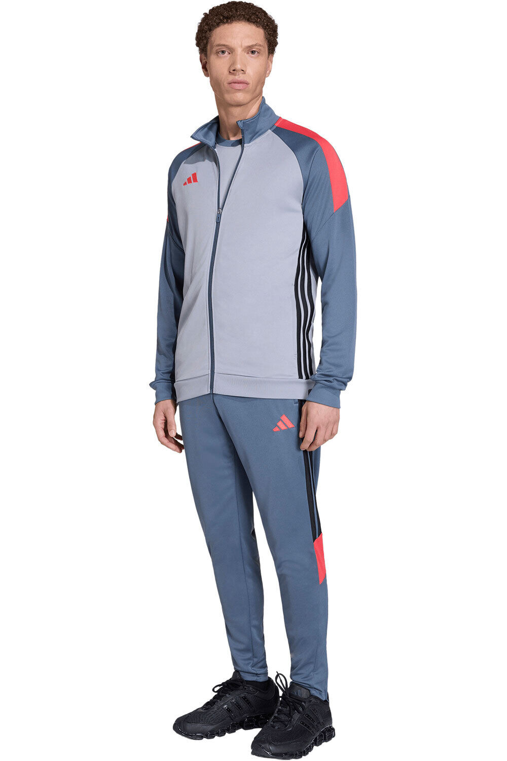 adidas chándal hombre TIRO 26 ESSENTIALS vista trasera