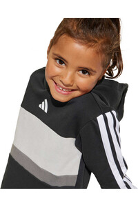 adidas chándal junior niña SEASONAL ESSENTIALS TIBERIO 3 BANDAS 04