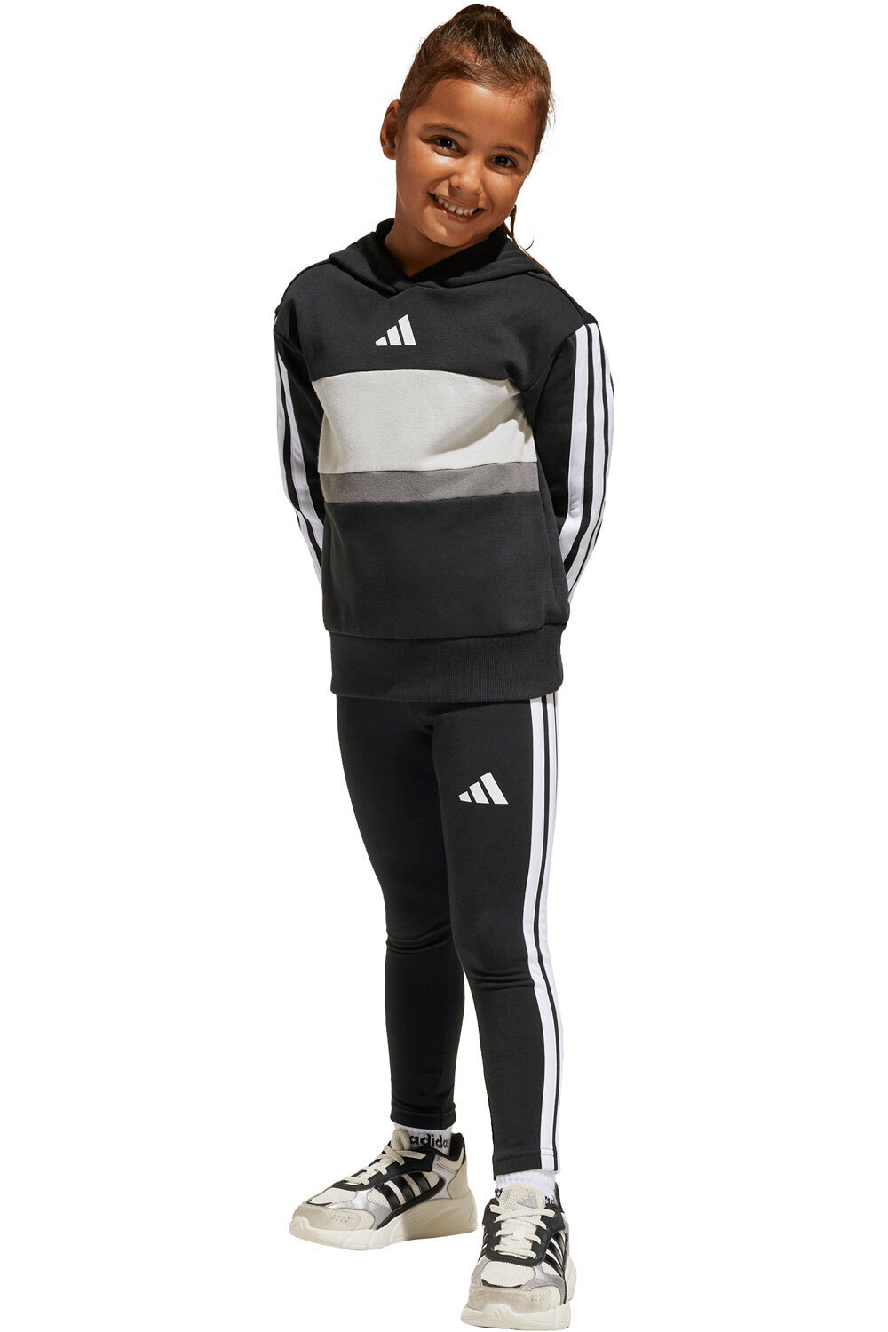 adidas chándal junior niña SEASONAL ESSENTIALS TIBERIO 3 BANDAS vista frontal