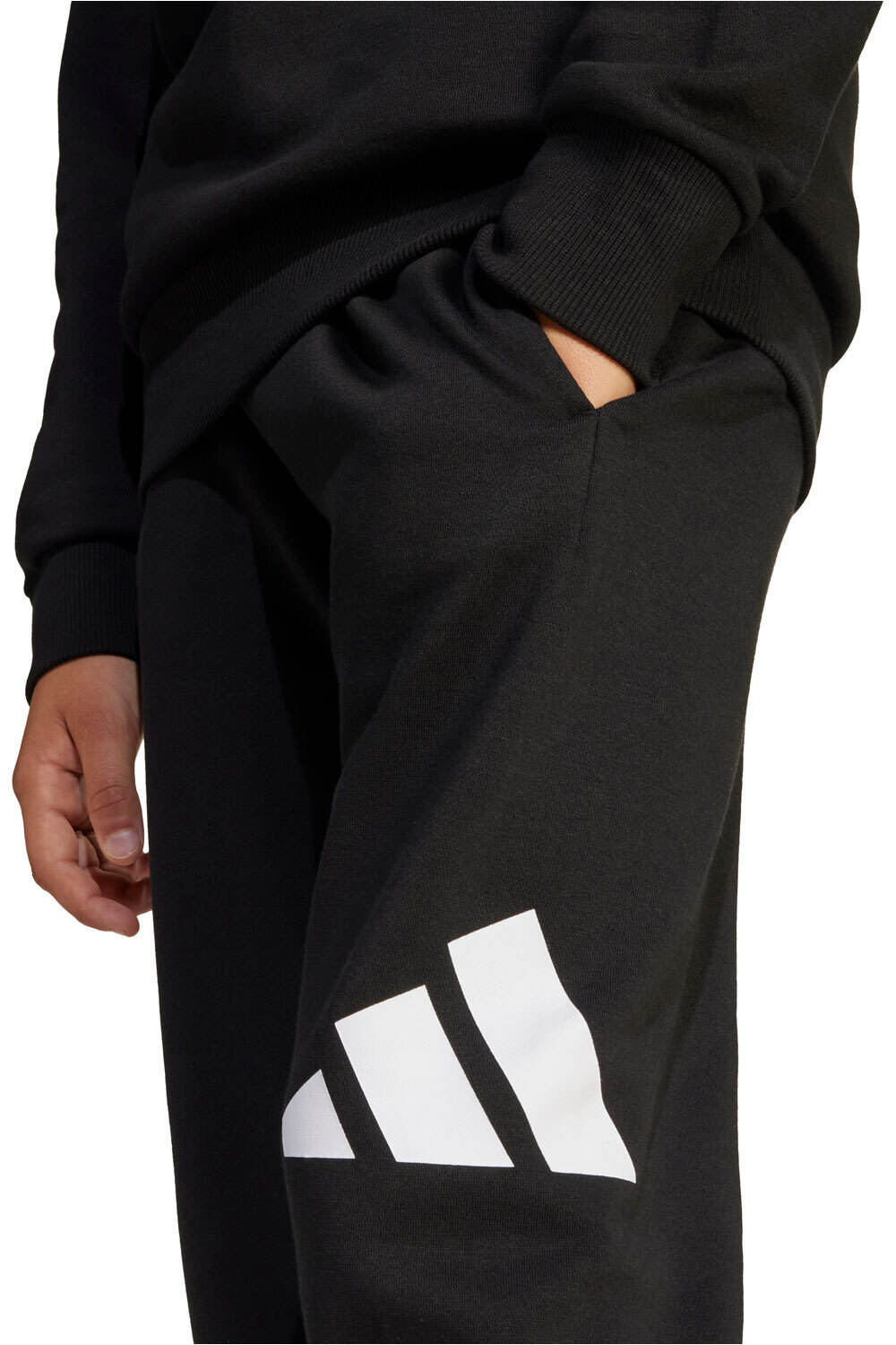 adidas chándal niño Conjunto Essentials (Adolescentes) 03