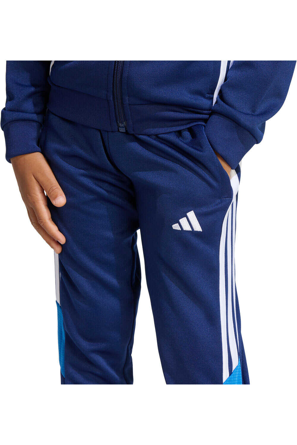 adidas chándal niño TIRO 26 ESSENTIALS 04