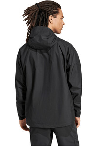 adidas chaqueta impermeable hombre IMPERMEABLE TERREX MULTI 2L RAIN.RDY vista trasera
