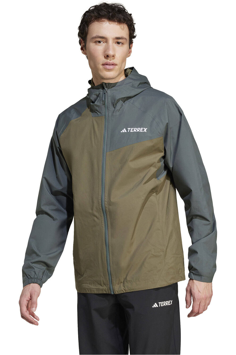 adidas chaqueta impermeable hombre MULTI 2L RAIN J vista frontal