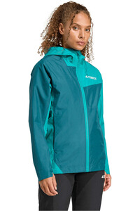 adidas chaqueta impermeable mujer TERREX MULTI 2.5L RAIN.RDY vista detalle