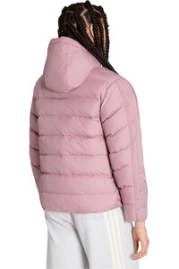 adidas chaqueta outdoor mujer Anorak capucha Essential CLIMAWARM 3S vista trasera