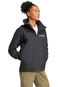 adidas chaqueta outdoor mujer MULTI ESSENTIALS 2L vista detalle