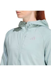 adidas CHAQUETA RUNNING MUJER Run Ess JKT W vista detalle
