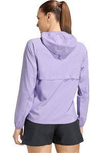 adidas CHAQUETA RUNNING MUJER Run Ess JKT W vista trasera