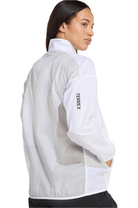 adidas chaqueta softshell mujer TERREX MULTI CLIMA365 WINDWEAVE vista detalle
