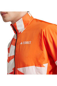 adidas CHAQUETA TRAIL RUNNING HOMBRE TERREX MULTI PRINTED WIND 03