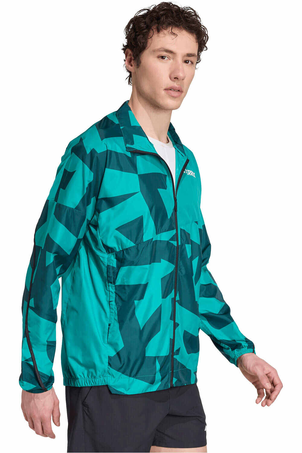 adidas CHAQUETA TRAIL RUNNING HOMBRE TERREX MULTI PRINTED WIND vista detalle