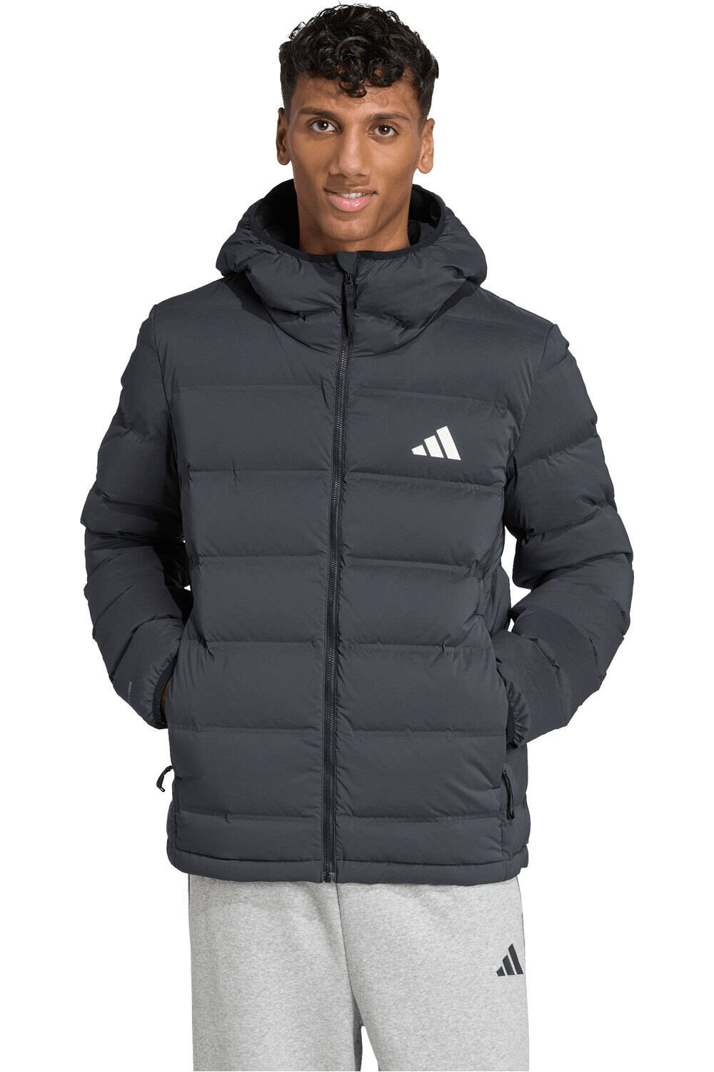 adidas chaquetas hombre Anorak capucha Helionic CLIMAWARM vista frontal