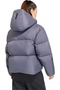adidas chaquetas mujer ANORAK DE PLUMN ABULLONADO Z.N.E. vista trasera