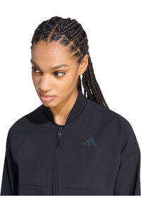 adidas chaquetas mujer Chaqueta BMBER ADIDAS Z.N.E. WOVEN vista detalle