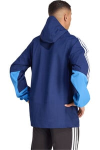 adidas chubasquero hombre TIRO 26 vista trasera