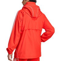 adidas chubasqueros y chaquetones entrenamiento fútbol FC BAYERN MUNICH UBP vista trasera