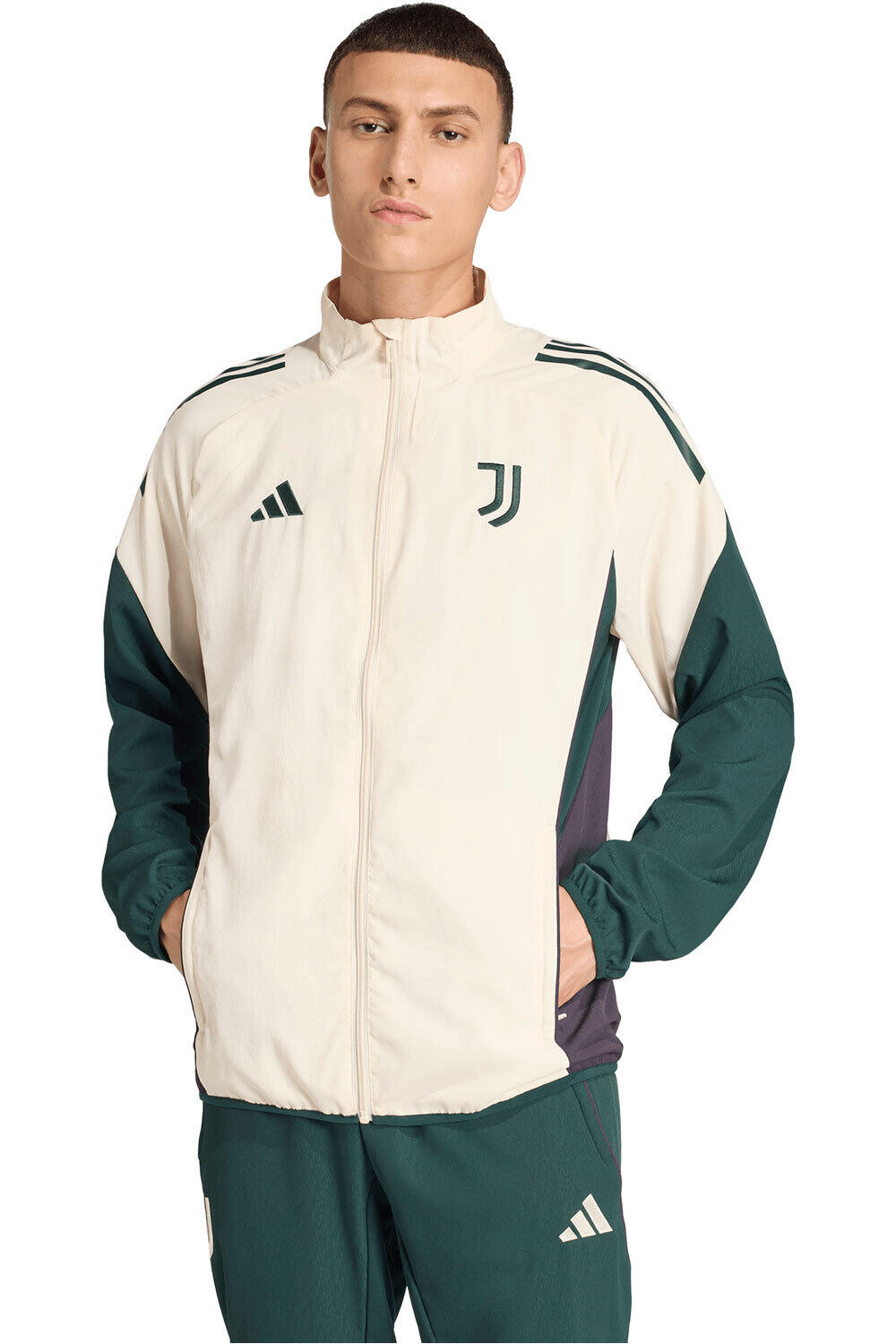 adidas chubasqueros y chaquetones entrenamiento fútbol JUVENTUS 26 EU PRE JKT vista frontal