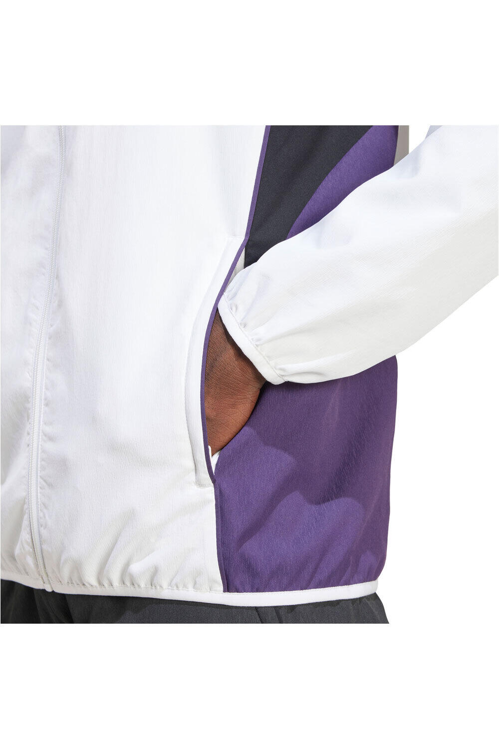 adidas chubasqueros y chaquetones entrenamiento fútbol MANCHESTER UNITED 25/26 COMPETITION 04