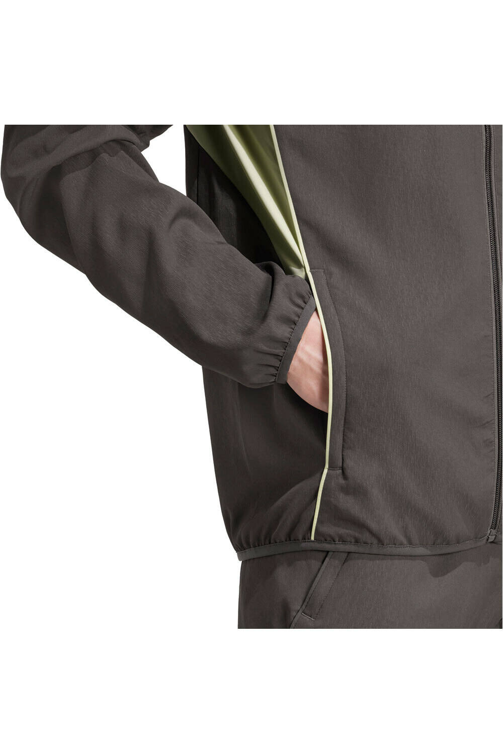 adidas chubasqueros y chaquetones entrenamiento fútbol REAL MADRID TIRO 25 COMPETITION 04