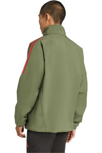 adidas chubasqueros y chaquetones entrenamiento fútbol TIRO 24 vista trasera