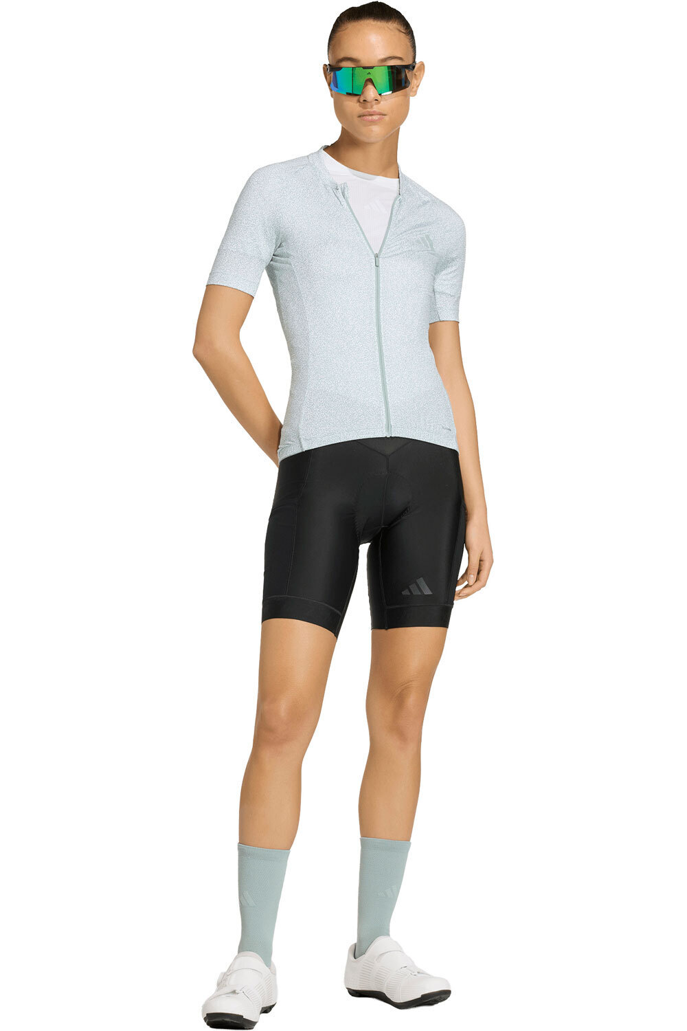 adidas culotte corto mujer CULOTTE ESS BIB CRGO W vista detalle