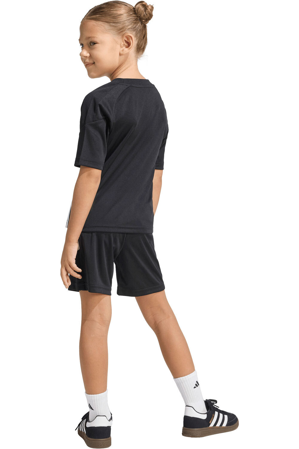 adidas equipación fútbol niño CONJUNTO TIRO 26 ESSENTIALS vista trasera