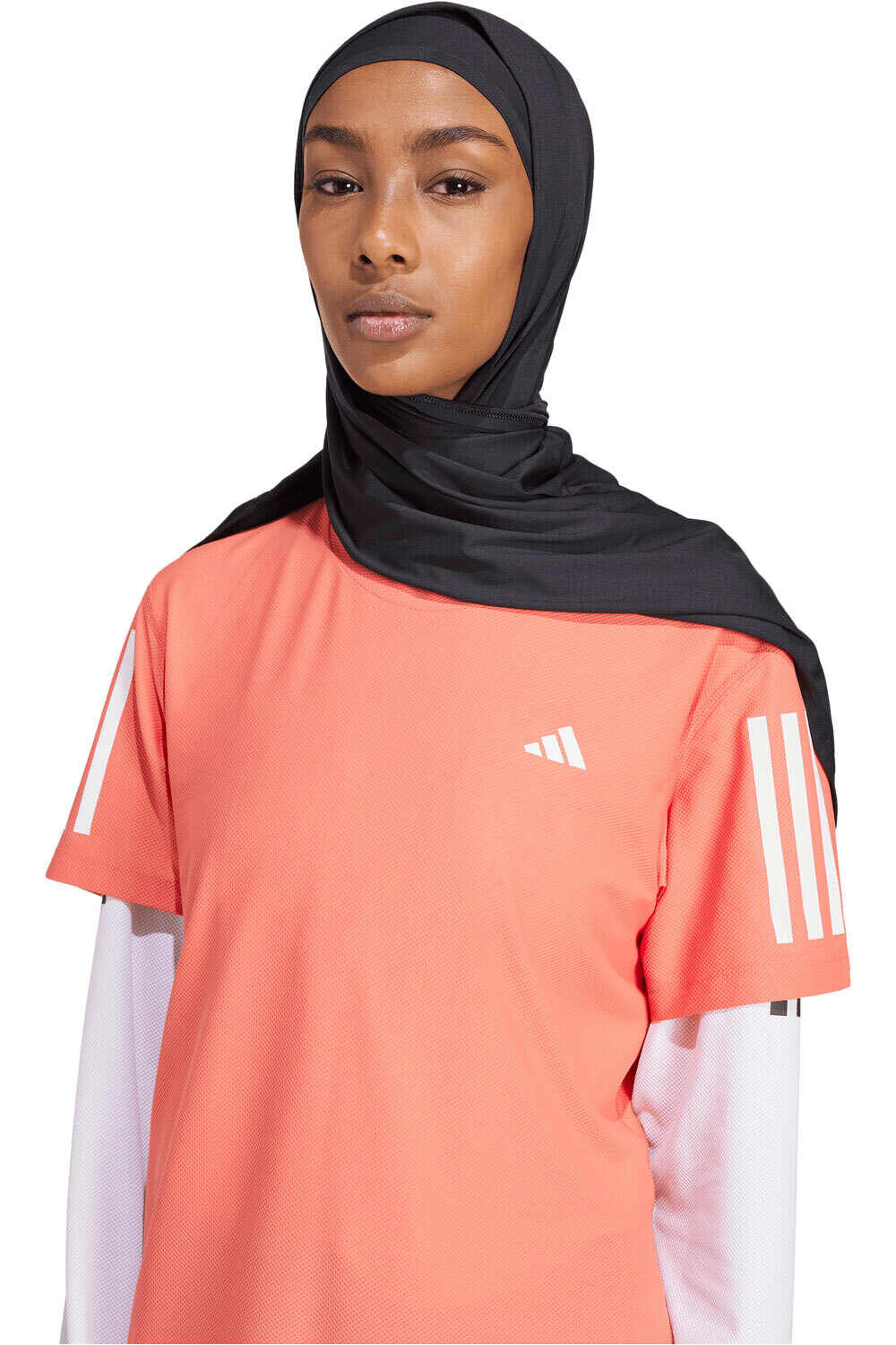 adidas gorro OWN THE RUN 3 STRIPES vista frontal