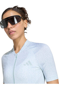 adidas maillot manga corta mujer MAILLOT ESS GRX1 W WONDER SAGE vista detalle