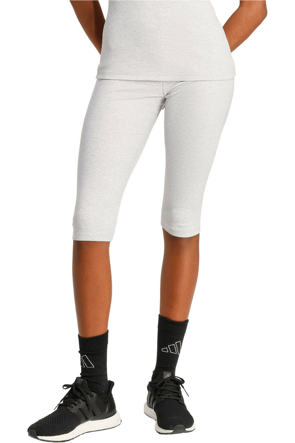 adidas Malla Corta Mujer SEASONAL ESSENTIALS vista frontal
