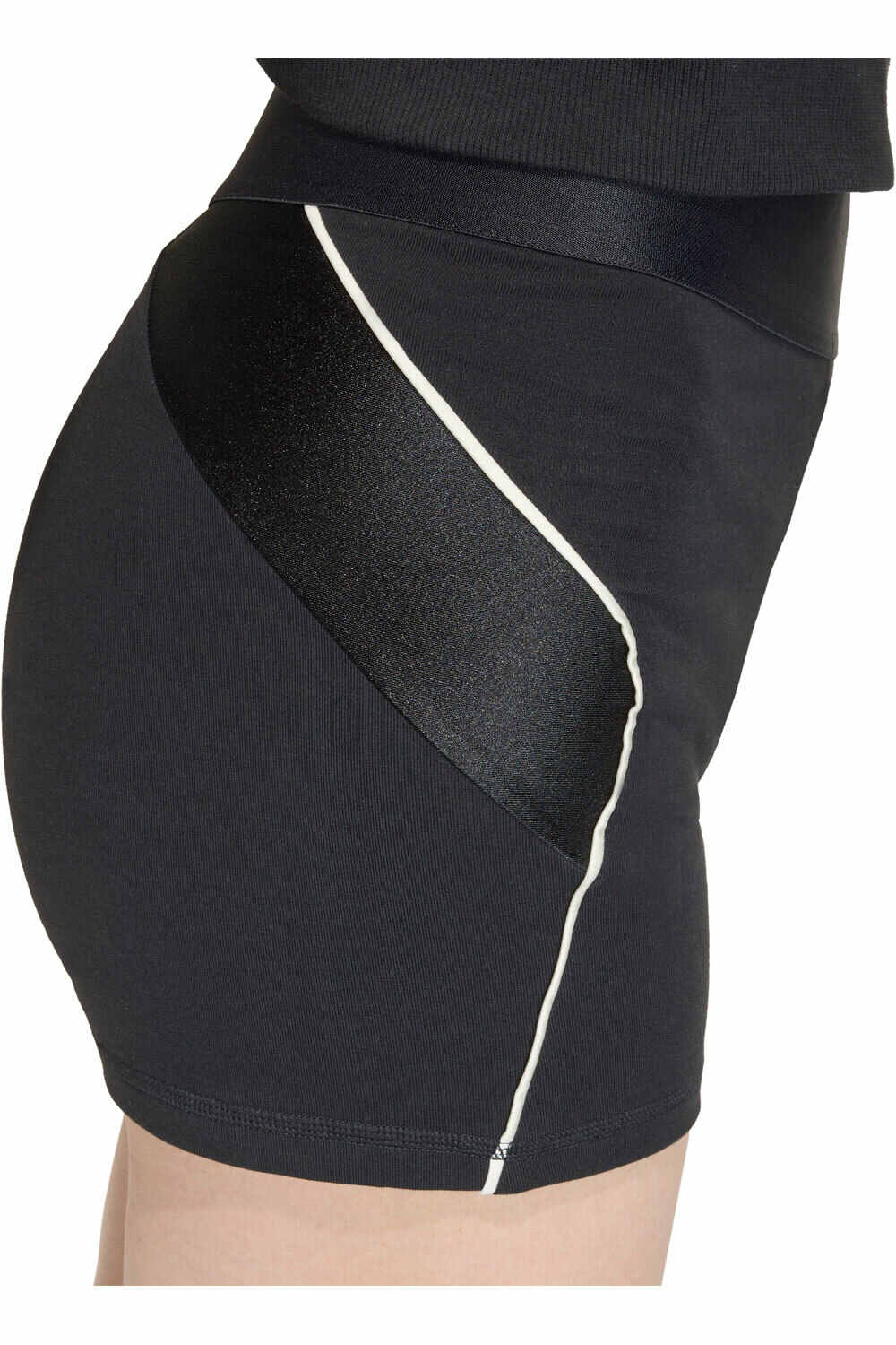 adidas Malla Corta Mujer STADIUM BIKER 03