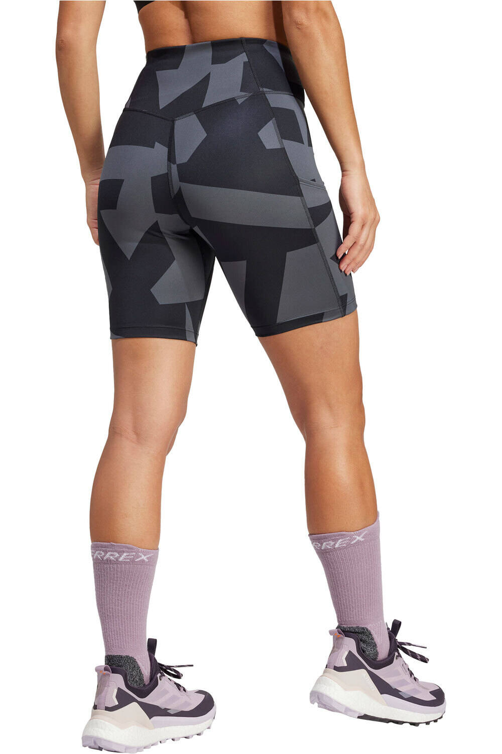 adidas Malla Corta Mujer TERREX MULTI 8INCH PRINTED TIGHT vista trasera