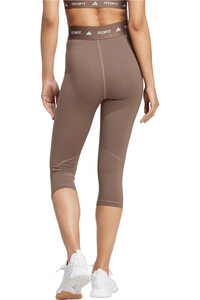 adidas mallas piratas fitness mujer TECHFIT CAPRI vista trasera