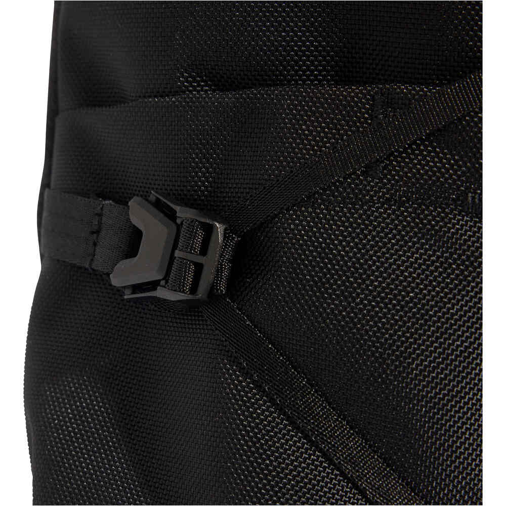 adidas mochila deporte MERCEDES - AMG PETRONAS FORMULA 1 05