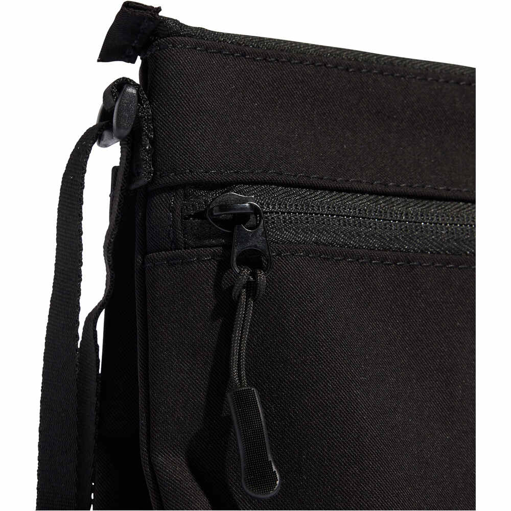 adidas mochila moda JUVENTUS 26 SMALL BAG 05