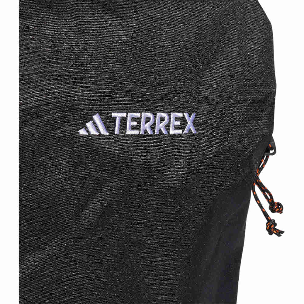 adidas mochila montaña MT ESS BP 20L 04