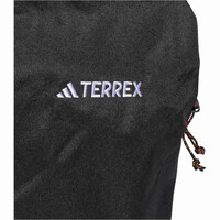 adidas mochila montaña MT ESS BP 20L 04