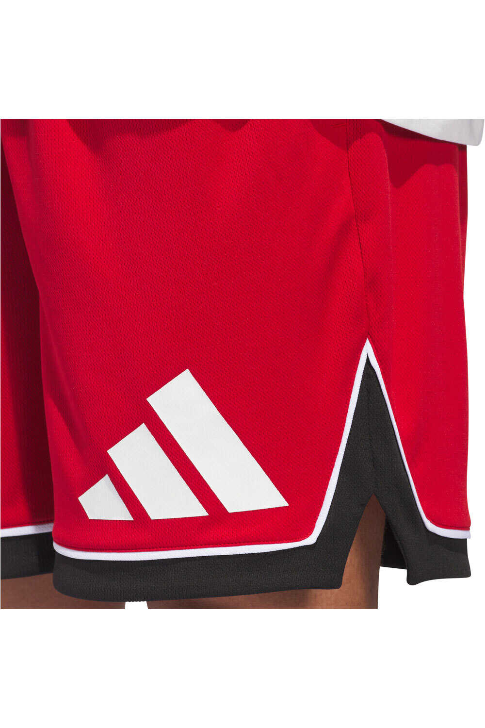 adidas pantalón baloncesto BADGE OF SPORT vista detalle