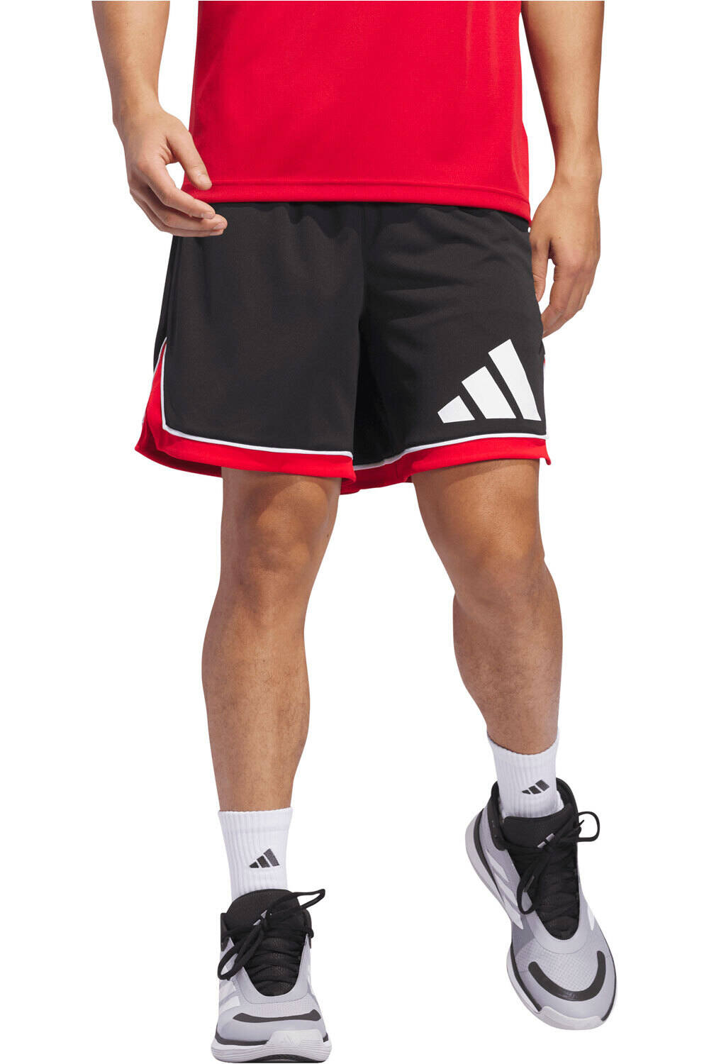 adidas pantalón baloncesto BADGE OF SPORT vista frontal