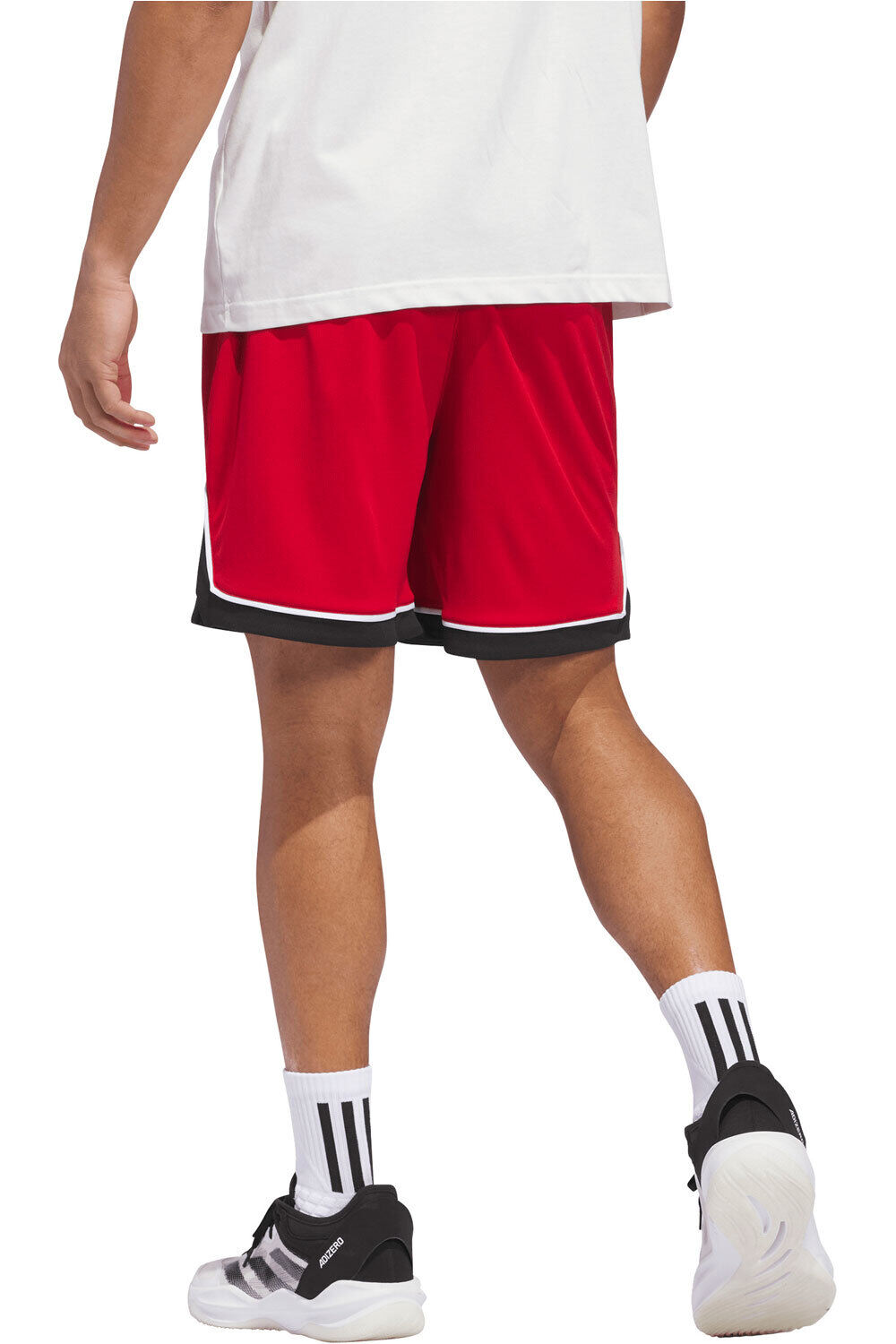adidas pantalón baloncesto BADGE OF SPORT vista trasera