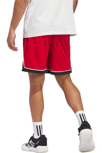 adidas pantalón baloncesto BADGE OF SPORT vista trasera