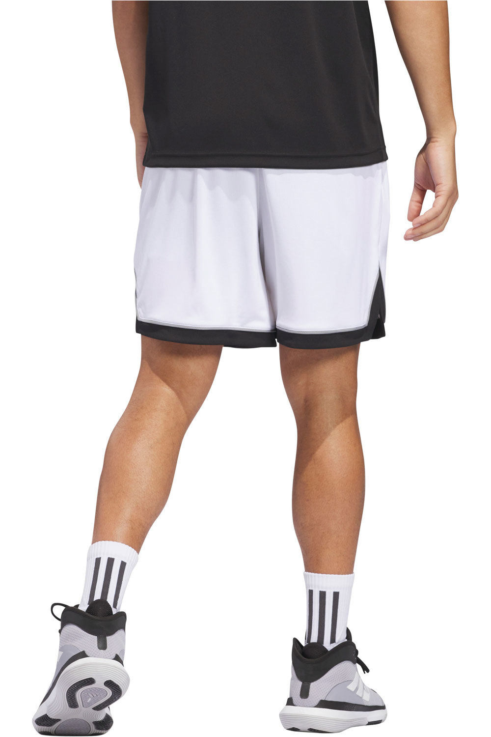 adidas pantalón baloncesto BOS SHORT vista trasera