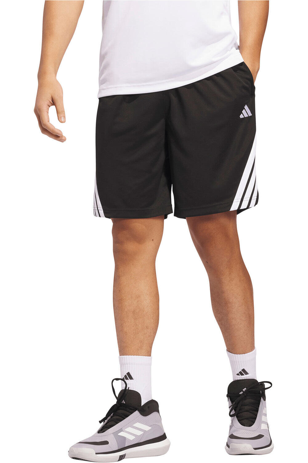 adidas pantalón baloncesto LEGENDS 3-STRIPES vista frontal