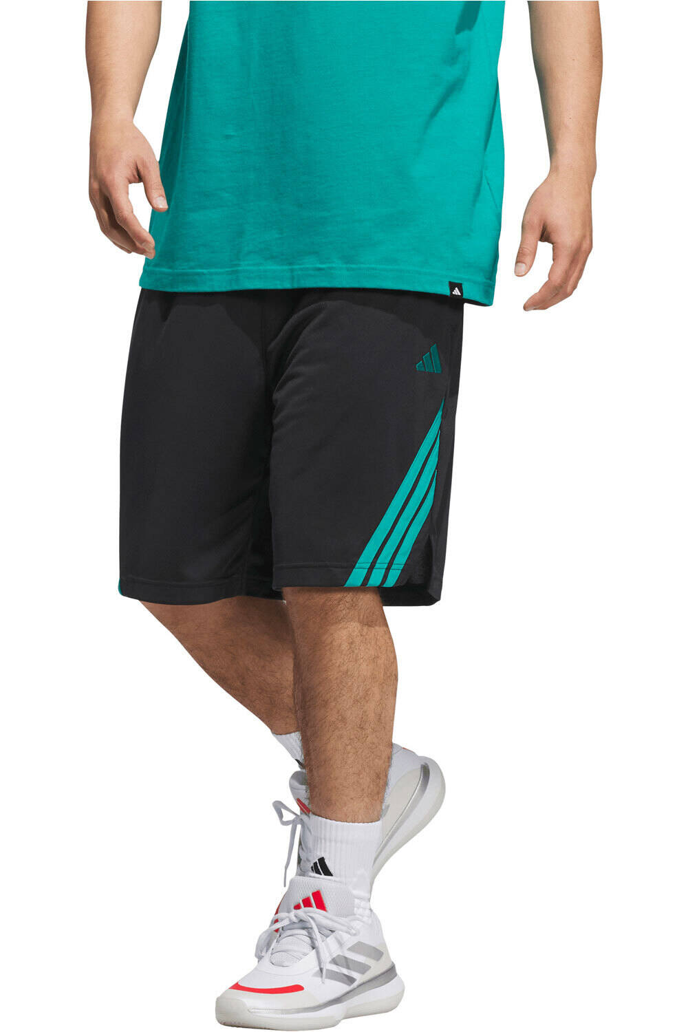 adidas pantalón baloncesto LEGENDS 3-STRIPES vista frontal