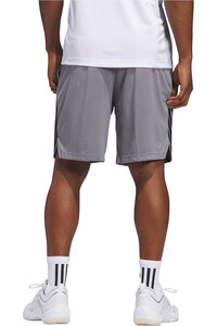 adidas pantalón baloncesto LEGENDS 3-STRIPES vista trasera