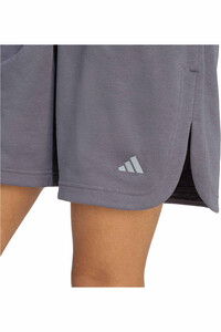 adidas pantalón corto deporte mujer 3 STRIPES STUDIO vista detalle