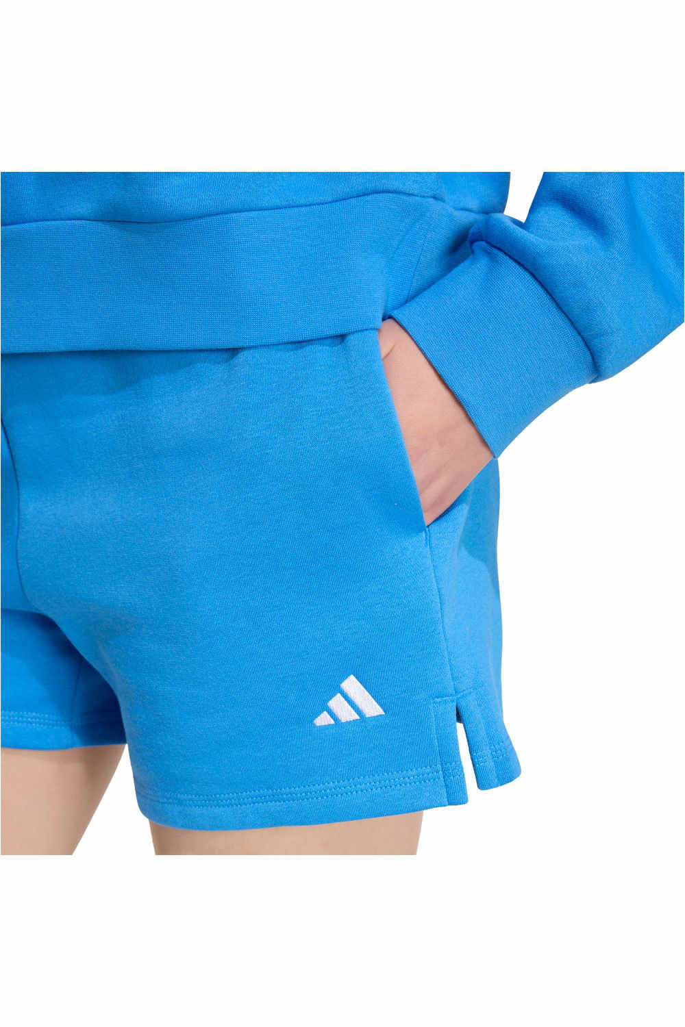 adidas pantalón corto deporte mujer ESSENTIALS SMALL LOGO FEEL COZY vista detalle