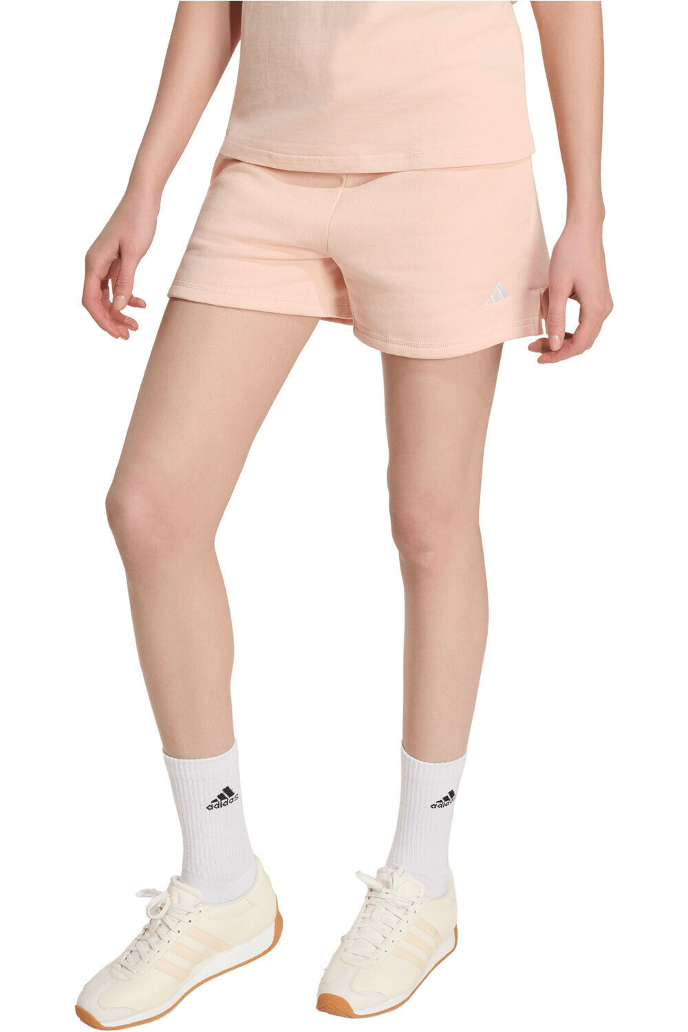 adidas pantalón corto deporte mujer ESSENTIALS SMALL LOGO FEEL COZY vista frontal