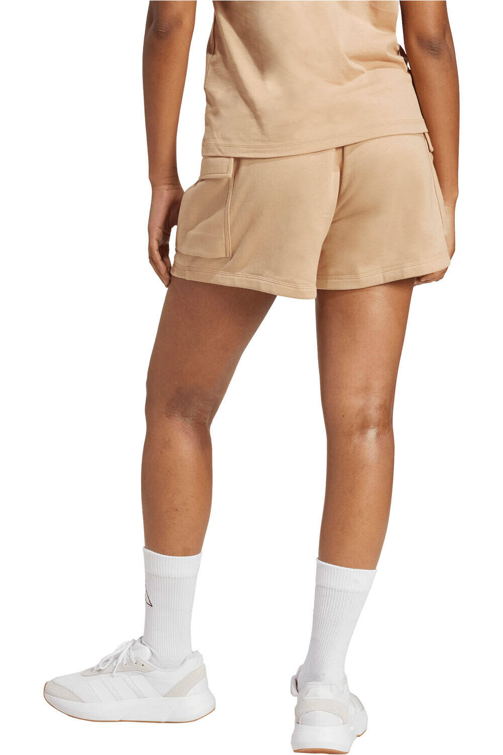 adidas pantalón corto deporte mujer ESSENTIALS SMALL LOGO vista trasera