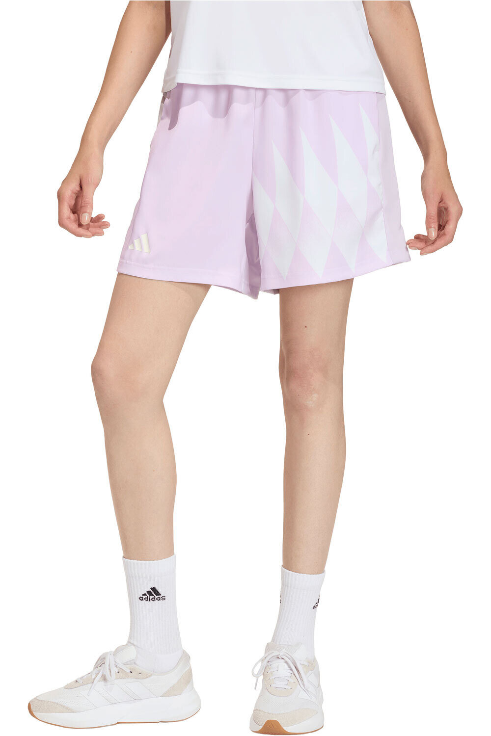 adidas pantalón corto deporte mujer HOUSE OF TIRO X COMMON GOAL vista frontal