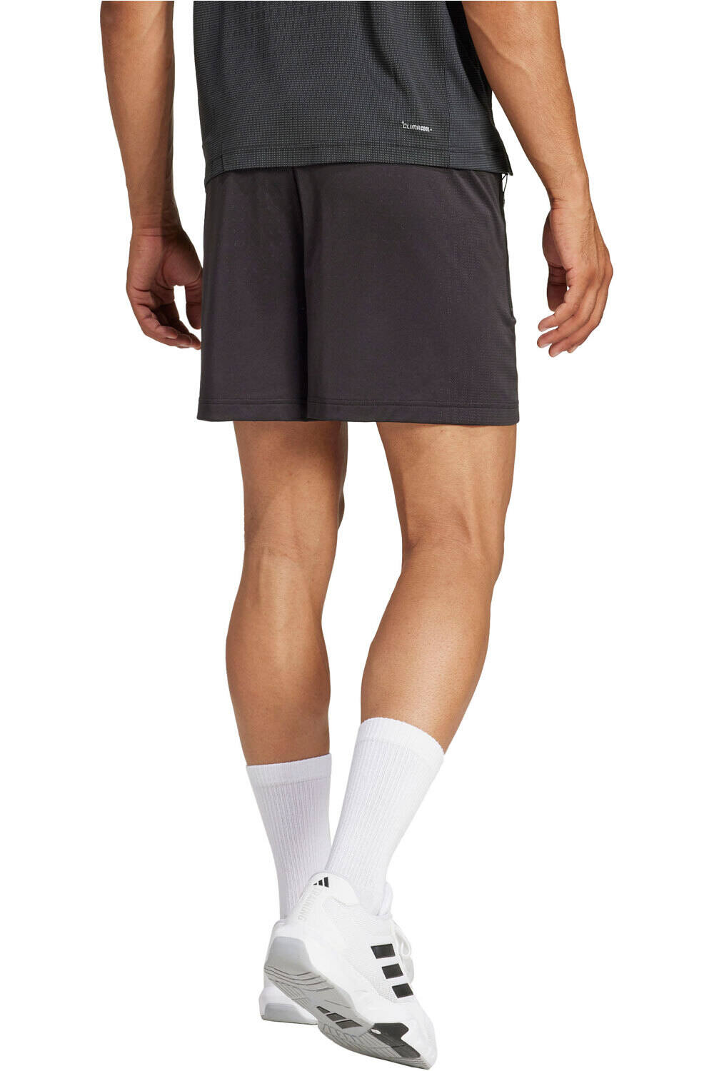 adidas pantalón corto fitness hombre AIRCHILL vista trasera